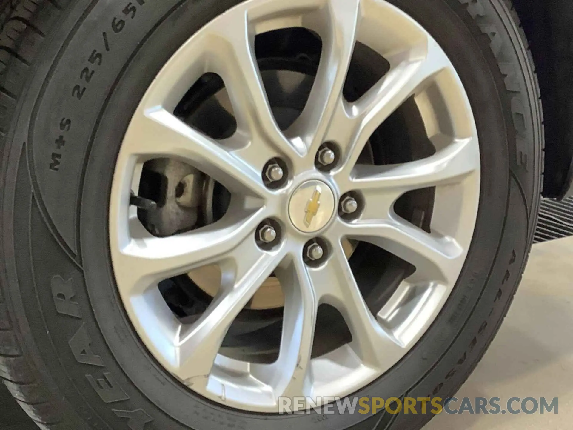 19 Photograph of a damaged car 2GNAXJEVXM6124923 CHEVROLET EQUINOX 2021