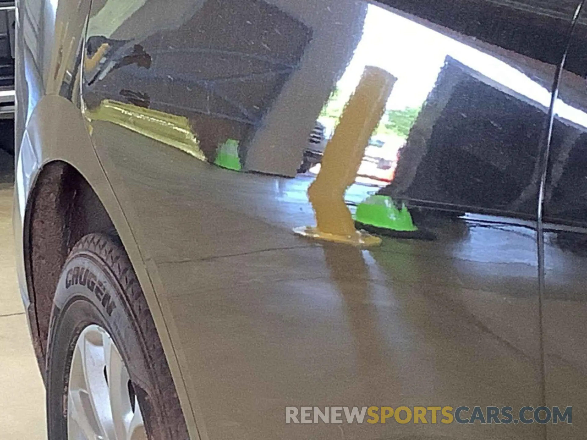 25 Photograph of a damaged car 2GNAXJEVXM6124923 CHEVROLET EQUINOX 2021