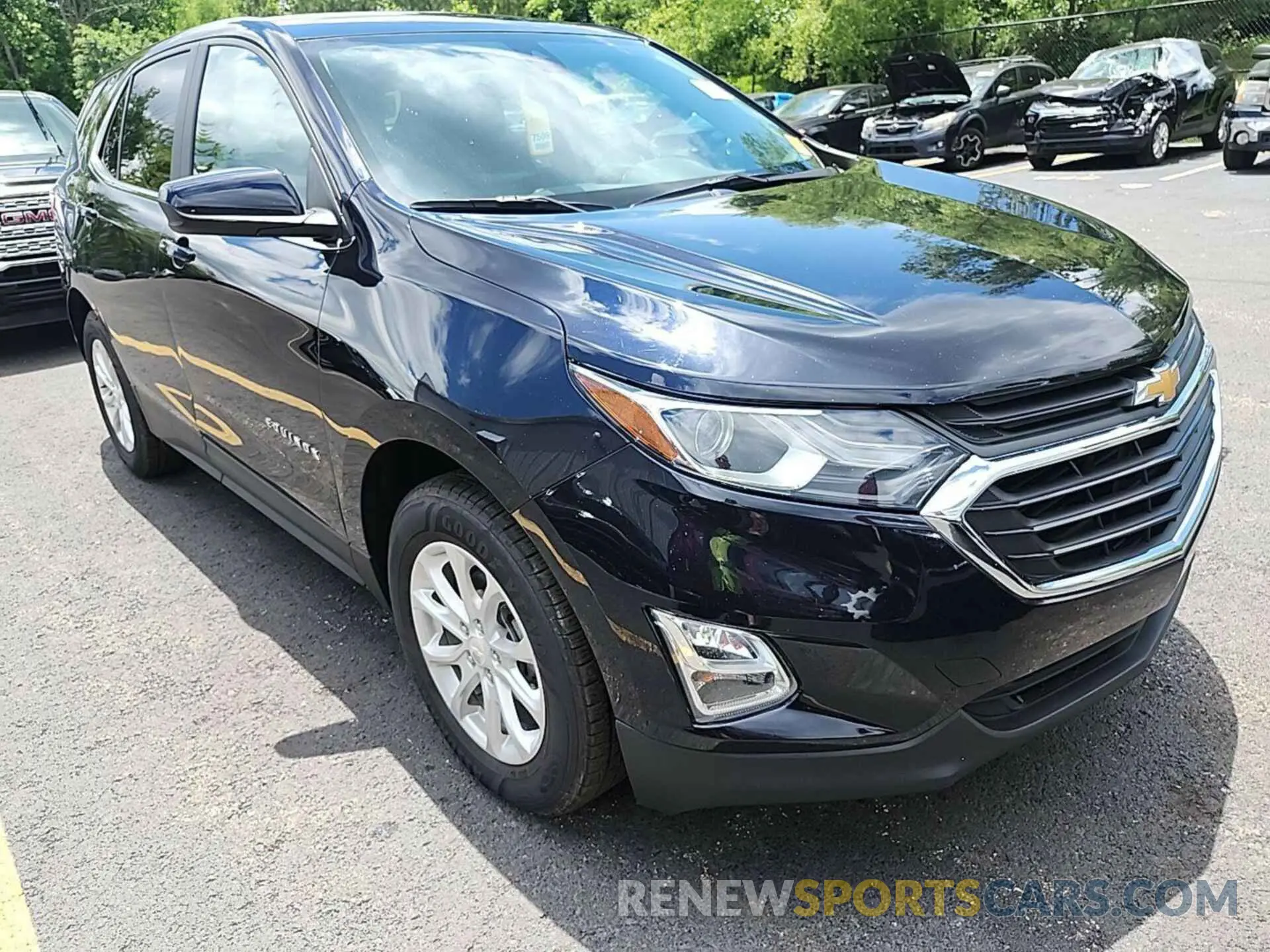 19 Photograph of a damaged car 2GNAXJEVXM6156951 CHEVROLET EQUINOX 2021