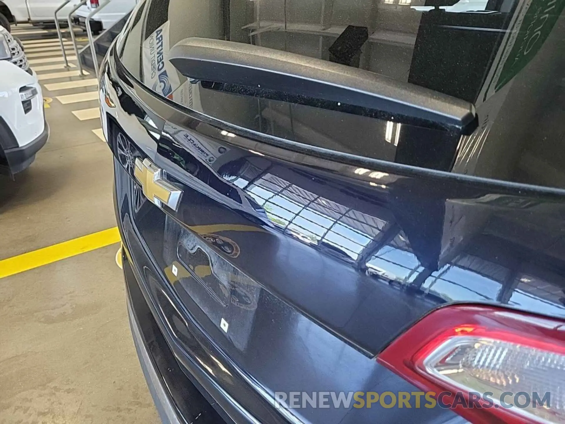 2 Photograph of a damaged car 2GNAXJEVXM6156951 CHEVROLET EQUINOX 2021