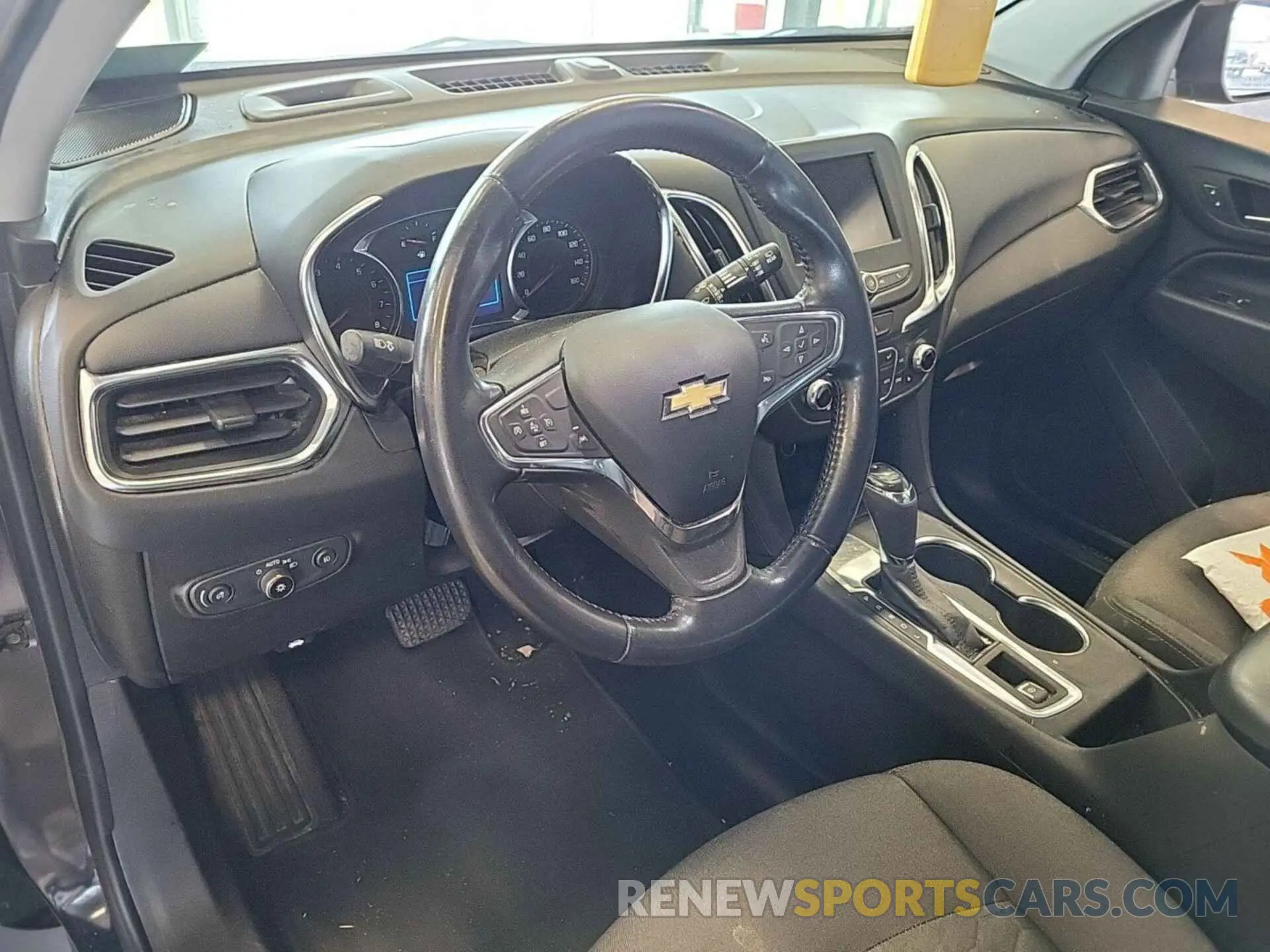 4 Photograph of a damaged car 2GNAXJEVXM6156951 CHEVROLET EQUINOX 2021