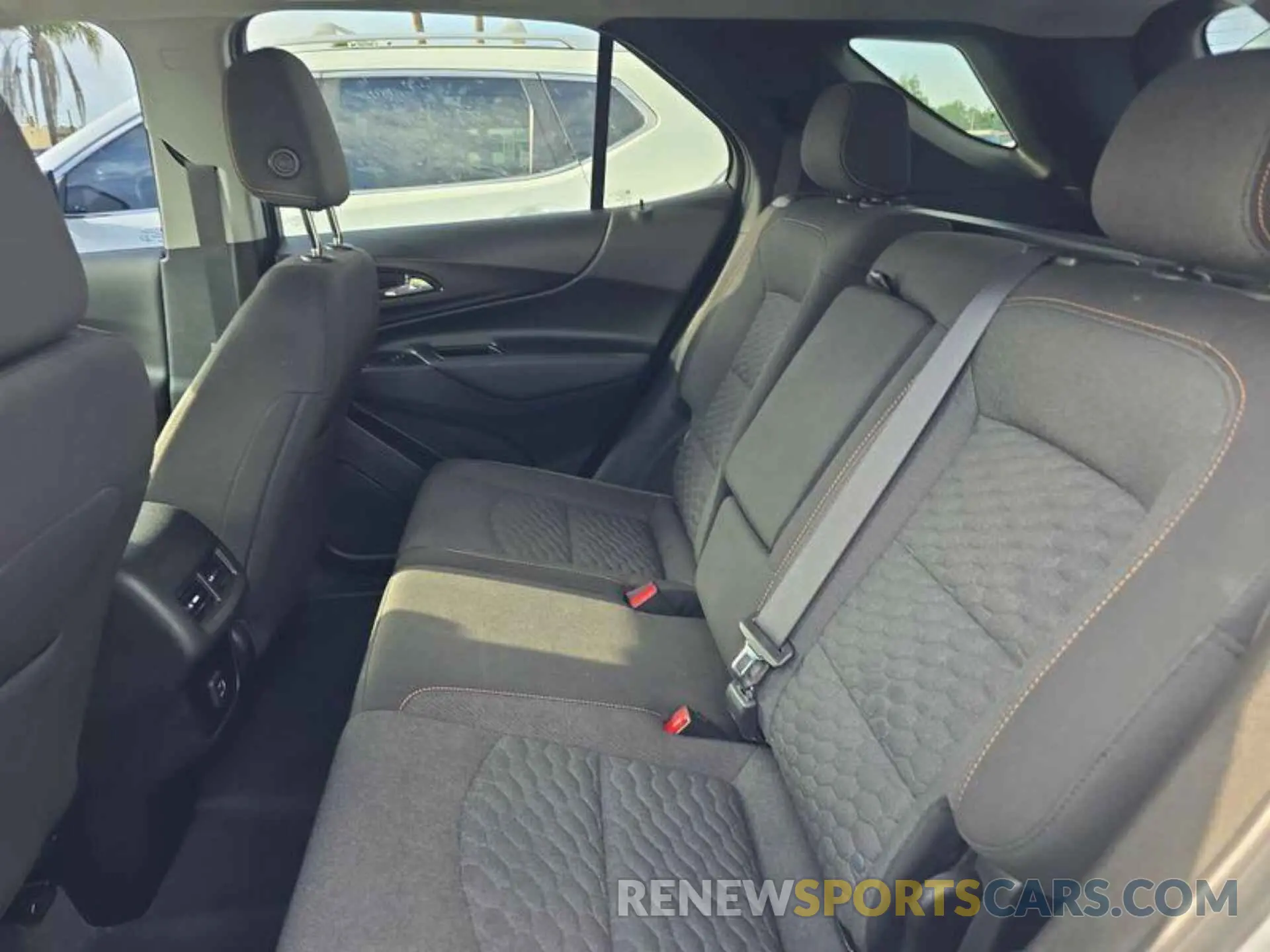3 Photograph of a damaged car 2GNAXJEVXM6160210 CHEVROLET EQUINOX 2021