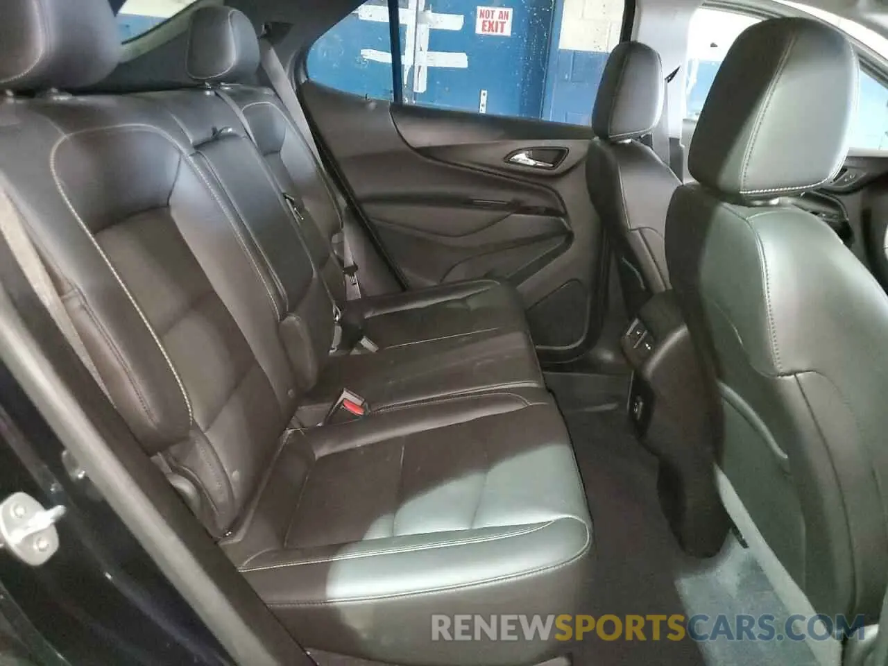 11 Photograph of a damaged car 2GNAXKEV0M6100216 CHEVROLET EQUINOX 2021