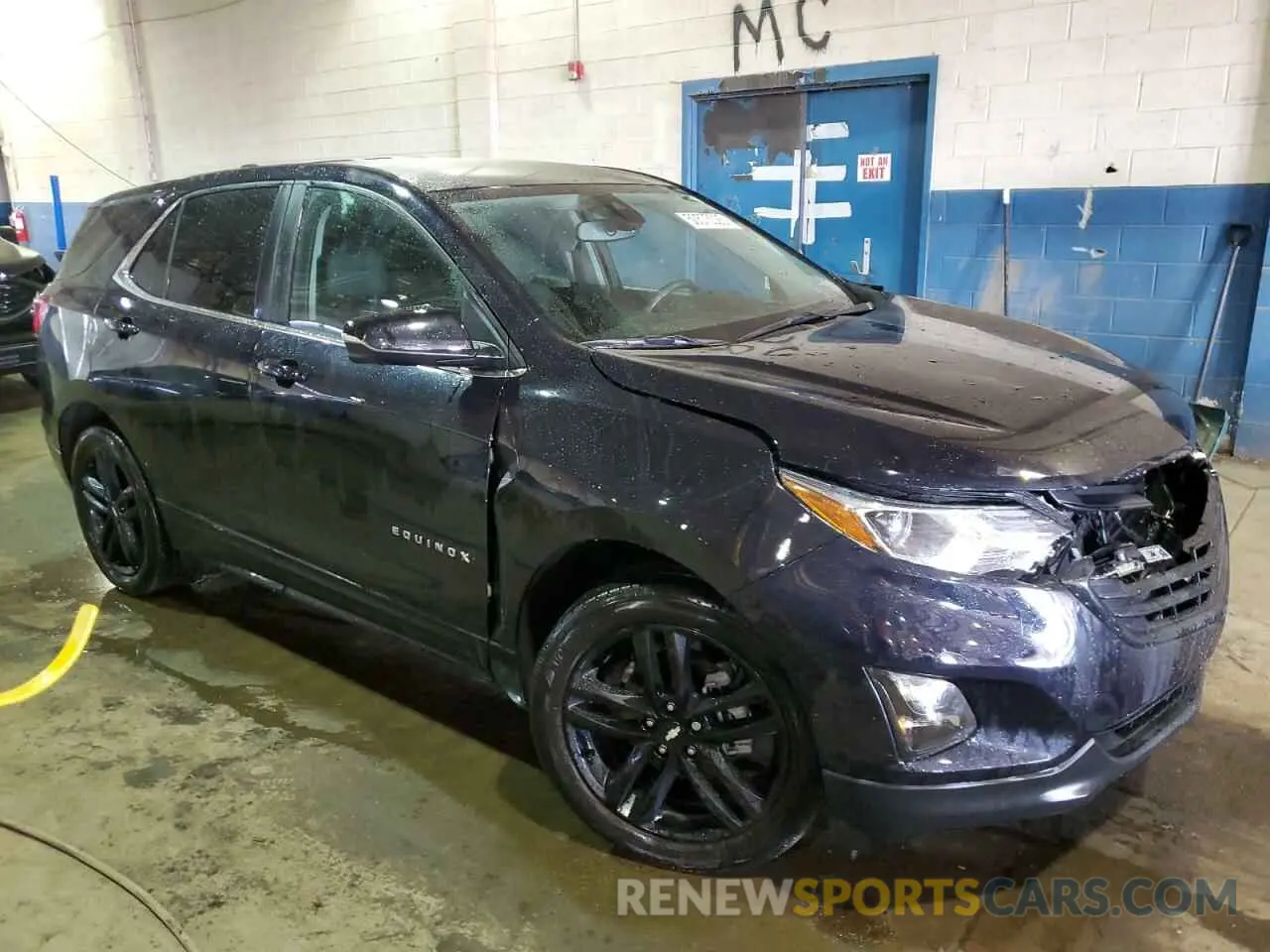 4 Photograph of a damaged car 2GNAXKEV0M6100216 CHEVROLET EQUINOX 2021