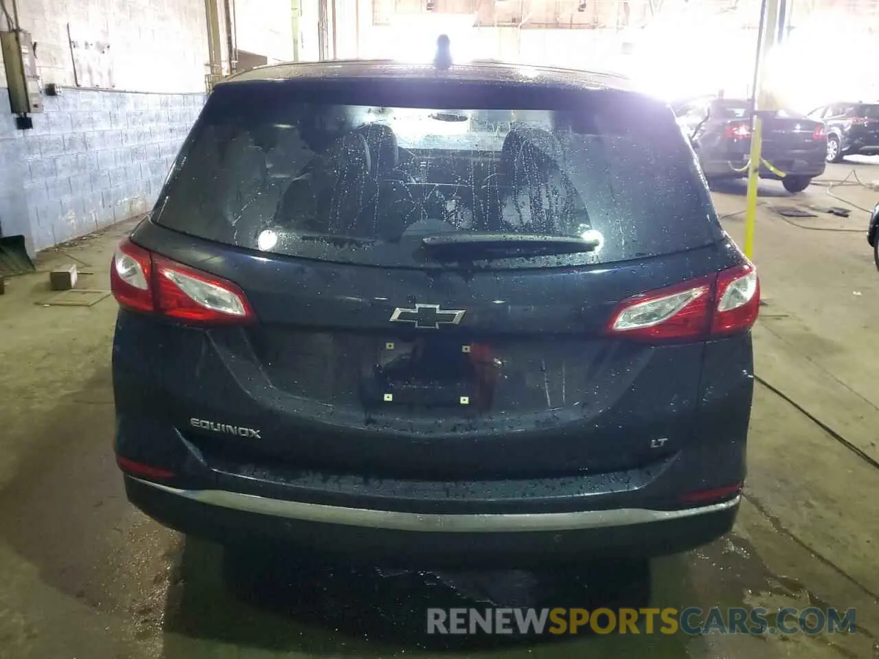 6 Photograph of a damaged car 2GNAXKEV0M6100216 CHEVROLET EQUINOX 2021