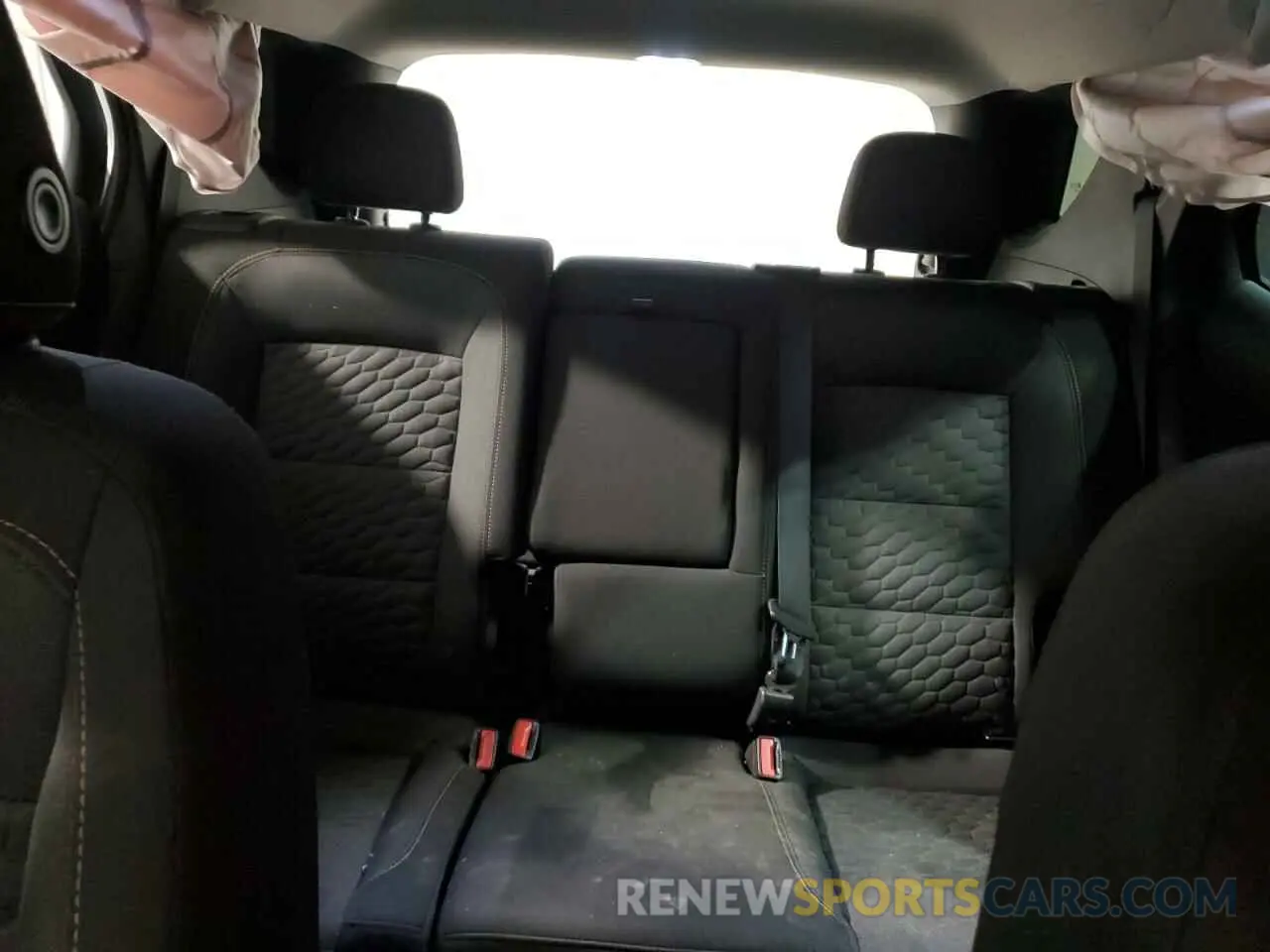 10 Photograph of a damaged car 2GNAXKEV0M6105352 CHEVROLET EQUINOX 2021