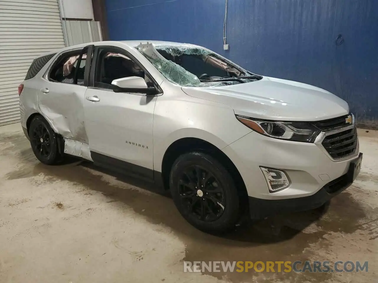 4 Photograph of a damaged car 2GNAXKEV0M6105352 CHEVROLET EQUINOX 2021