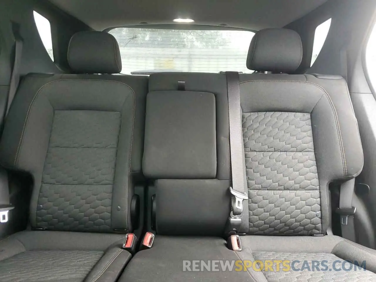 10 Photograph of a damaged car 2GNAXKEV0M6119137 CHEVROLET EQUINOX 2021