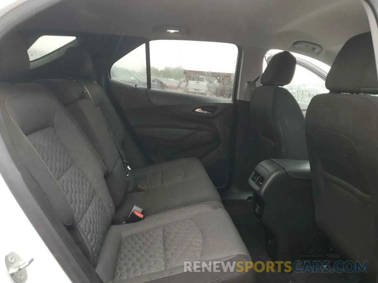 11 Photograph of a damaged car 2GNAXKEV0M6119137 CHEVROLET EQUINOX 2021
