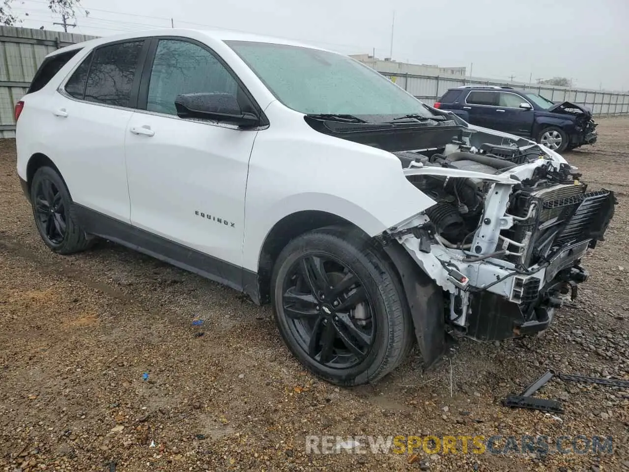 4 Photograph of a damaged car 2GNAXKEV0M6119137 CHEVROLET EQUINOX 2021