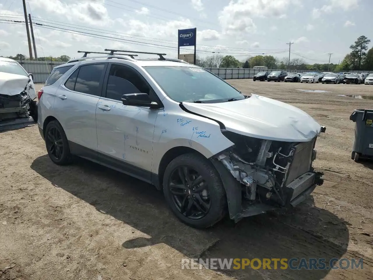 4 Photograph of a damaged car 2GNAXKEV0M6128405 CHEVROLET EQUINOX 2021