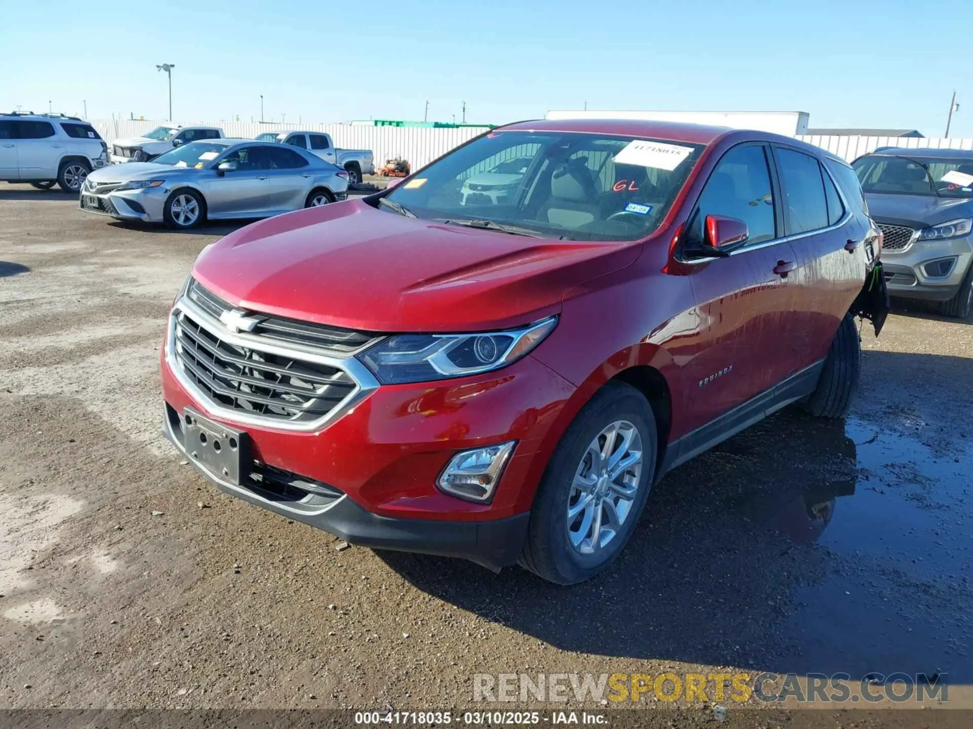 2 Photograph of a damaged car 2GNAXKEV0M6135676 CHEVROLET EQUINOX 2021