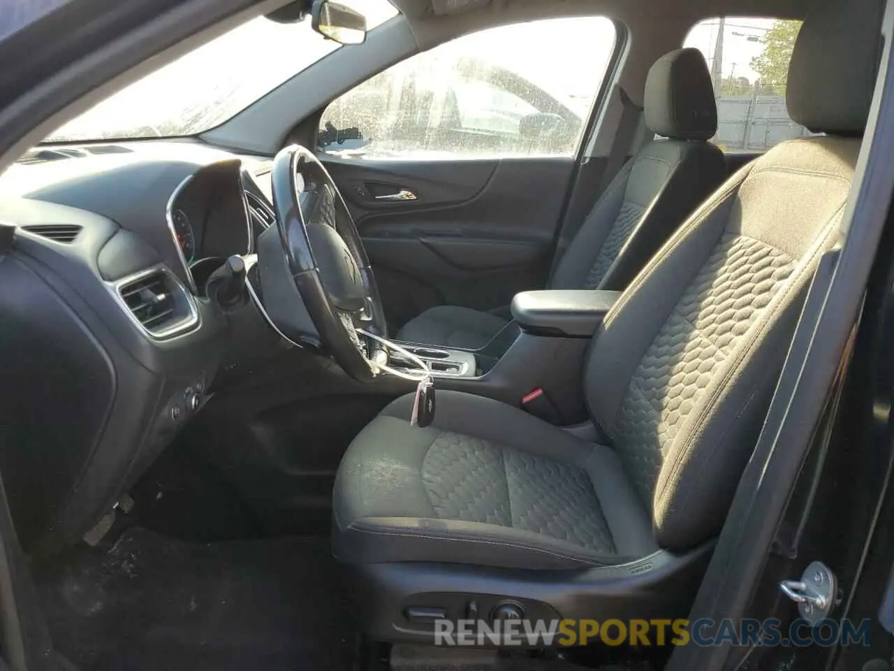 7 Photograph of a damaged car 2GNAXKEV0M6142157 CHEVROLET EQUINOX 2021