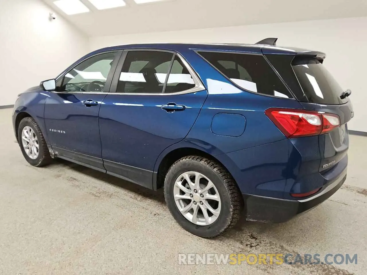 2 Photograph of a damaged car 2GNAXKEV0M6150680 CHEVROLET EQUINOX 2021