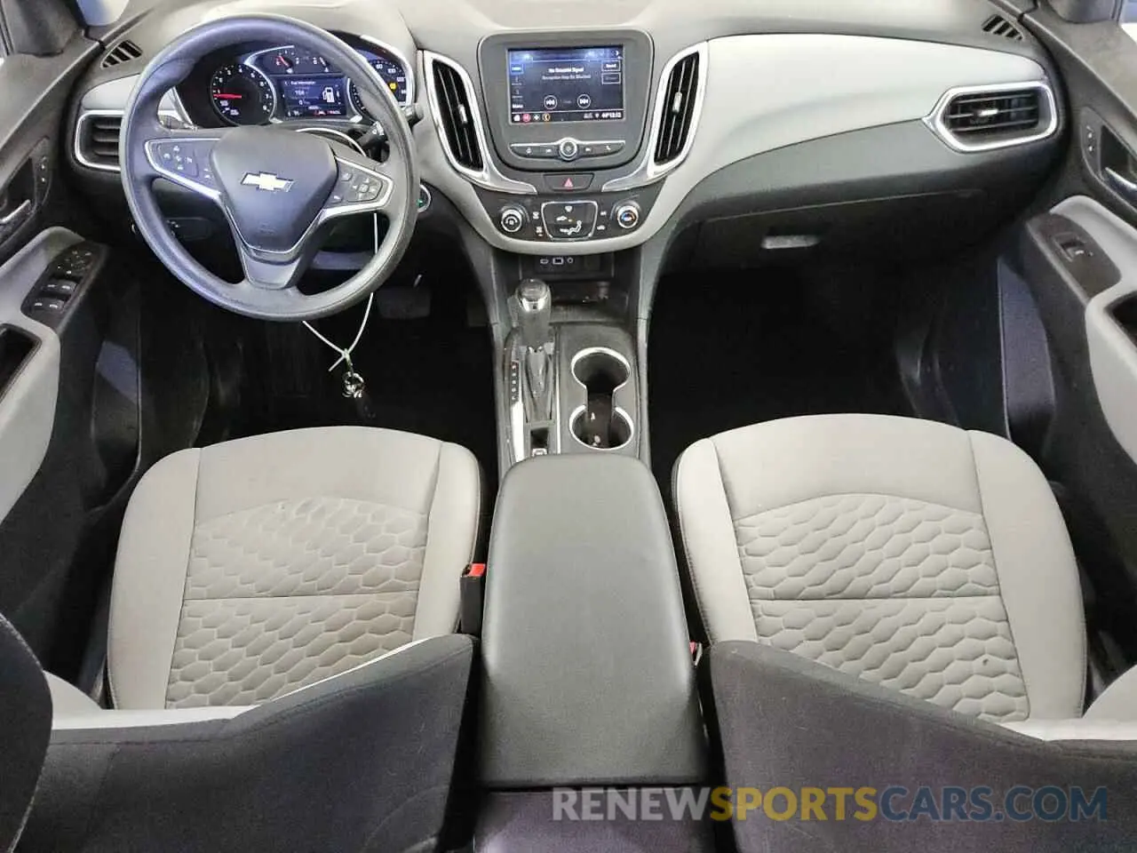 8 Photograph of a damaged car 2GNAXKEV0M6150680 CHEVROLET EQUINOX 2021