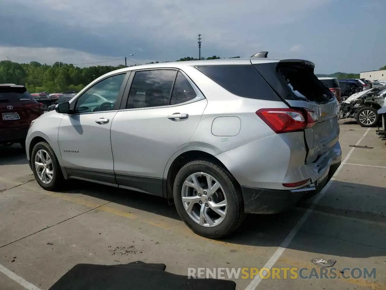 2 Photograph of a damaged car 2GNAXKEV0M6158021 CHEVROLET EQUINOX 2021
