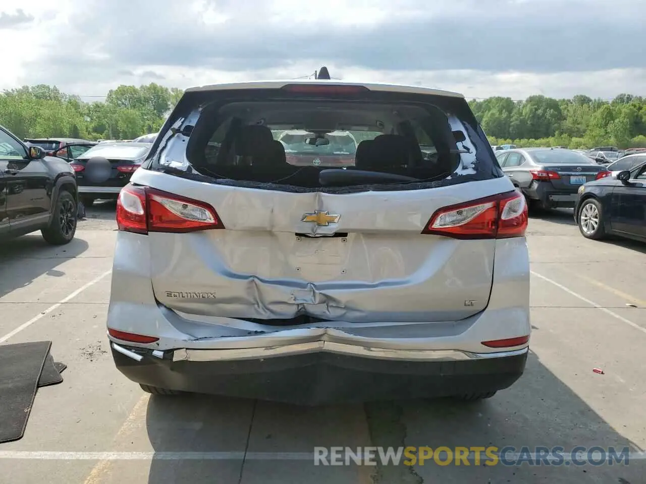 6 Photograph of a damaged car 2GNAXKEV0M6158021 CHEVROLET EQUINOX 2021