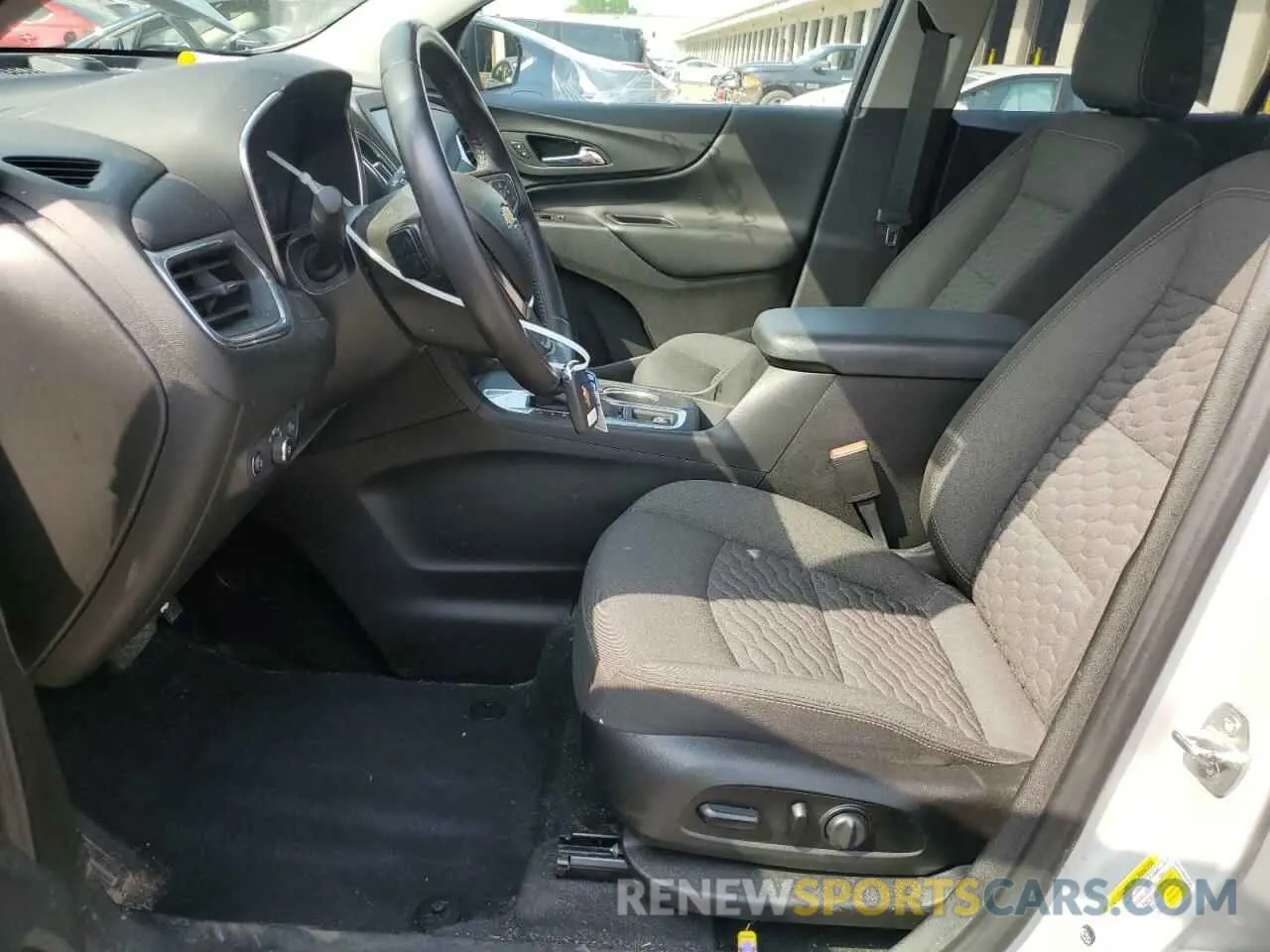 7 Photograph of a damaged car 2GNAXKEV0M6158021 CHEVROLET EQUINOX 2021