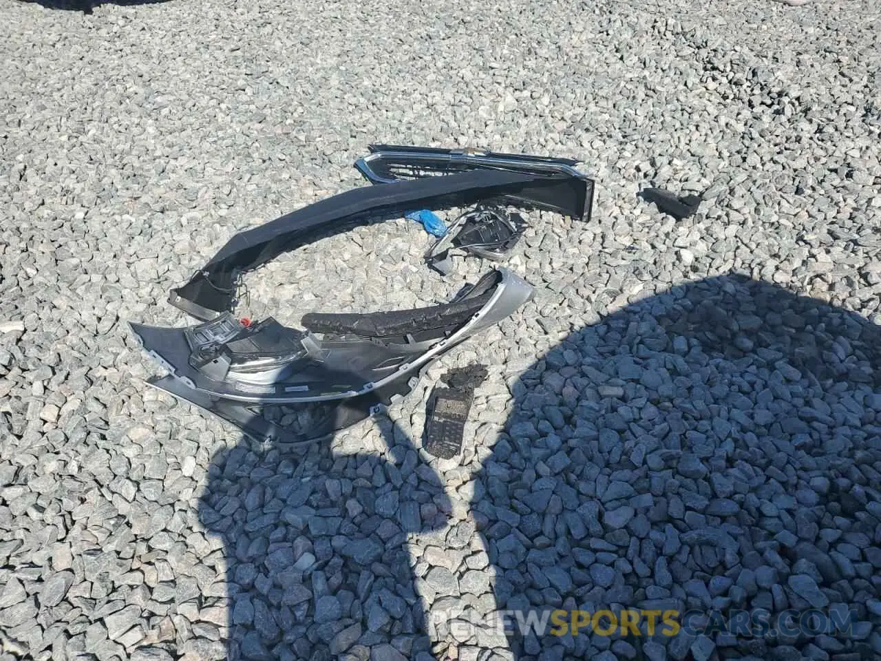 12 Photograph of a damaged car 2GNAXKEV1M6101312 CHEVROLET EQUINOX 2021