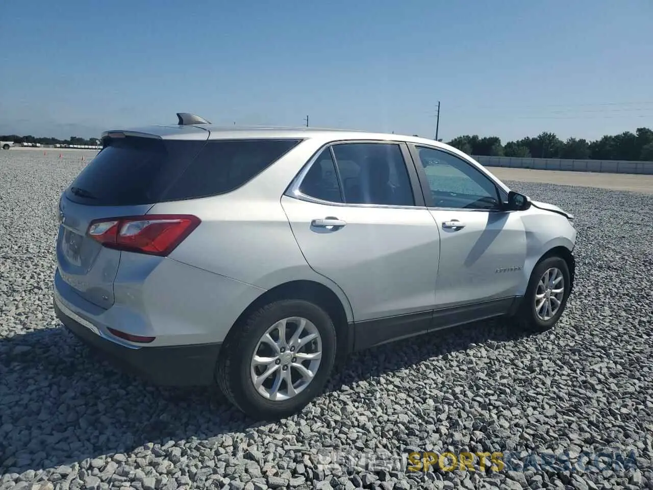 3 Photograph of a damaged car 2GNAXKEV1M6101312 CHEVROLET EQUINOX 2021