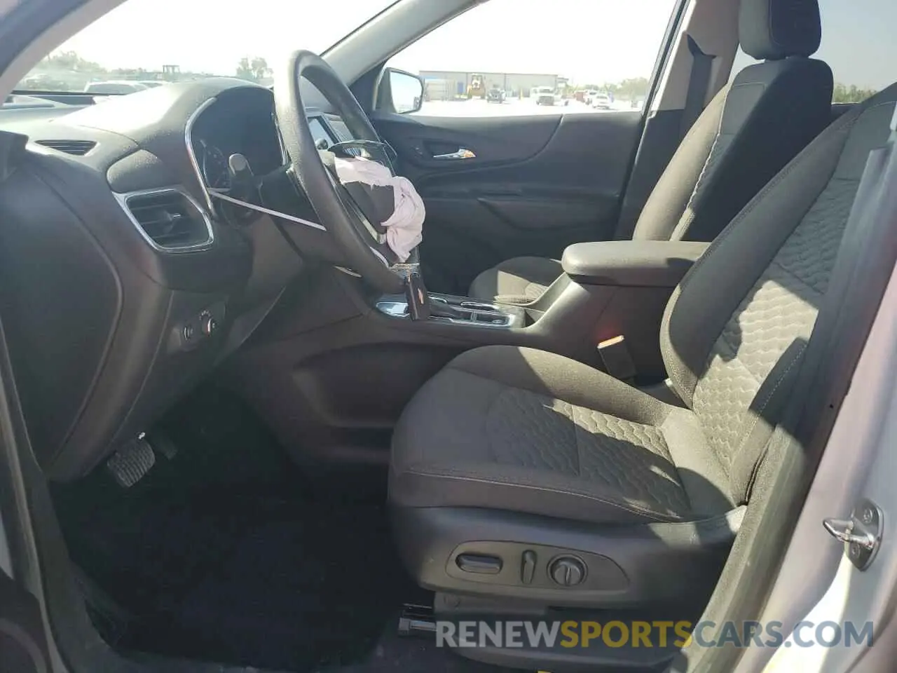 7 Photograph of a damaged car 2GNAXKEV1M6101312 CHEVROLET EQUINOX 2021