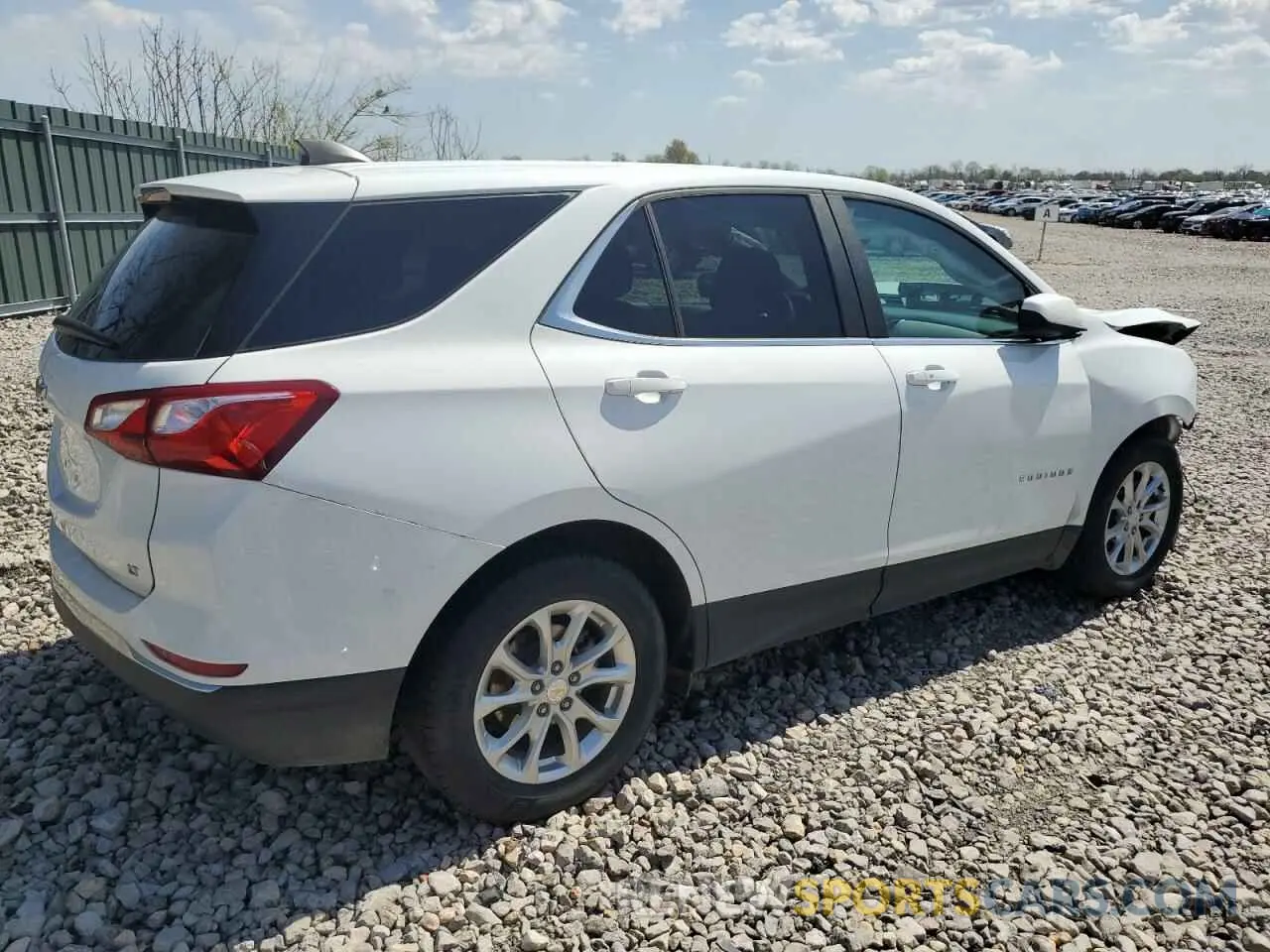 3 Photograph of a damaged car 2GNAXKEV1M6108390 CHEVROLET EQUINOX 2021