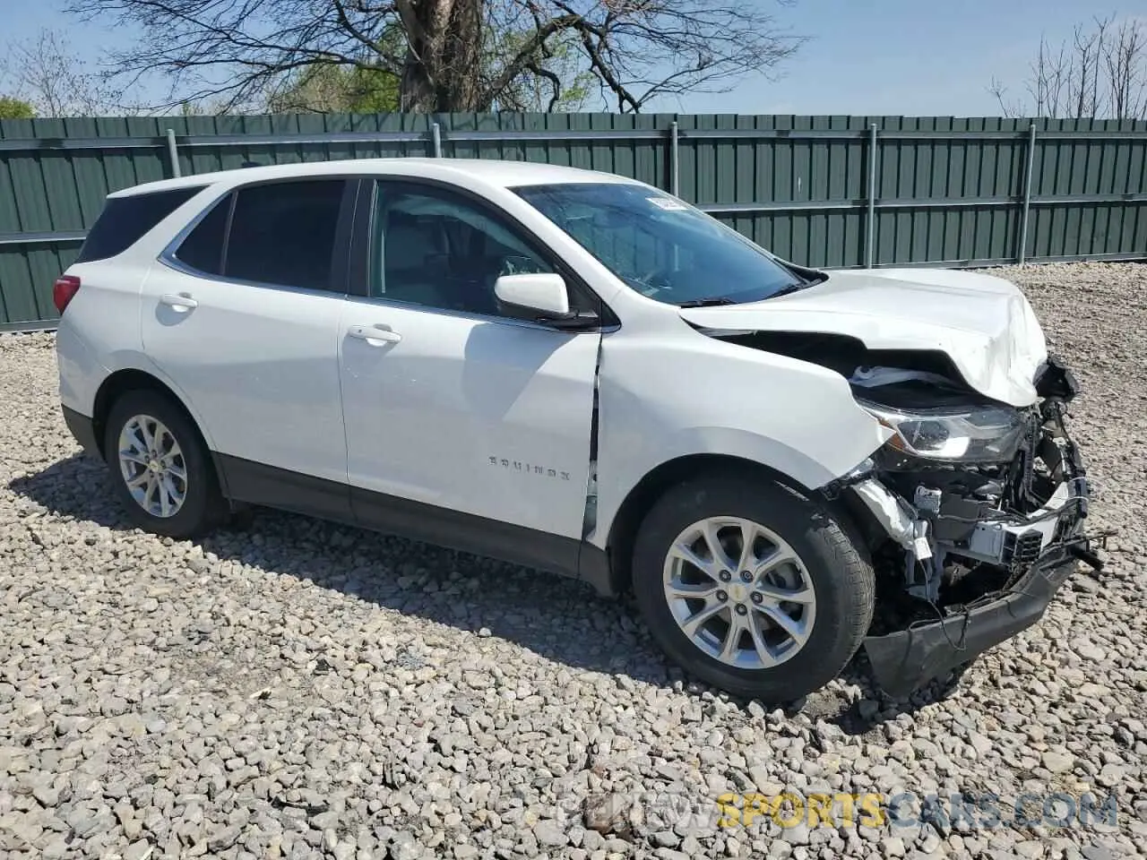 4 Photograph of a damaged car 2GNAXKEV1M6108390 CHEVROLET EQUINOX 2021