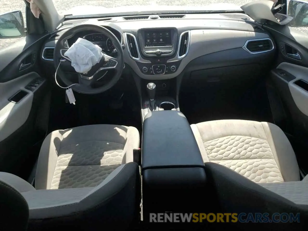 8 Photograph of a damaged car 2GNAXKEV1M6108390 CHEVROLET EQUINOX 2021