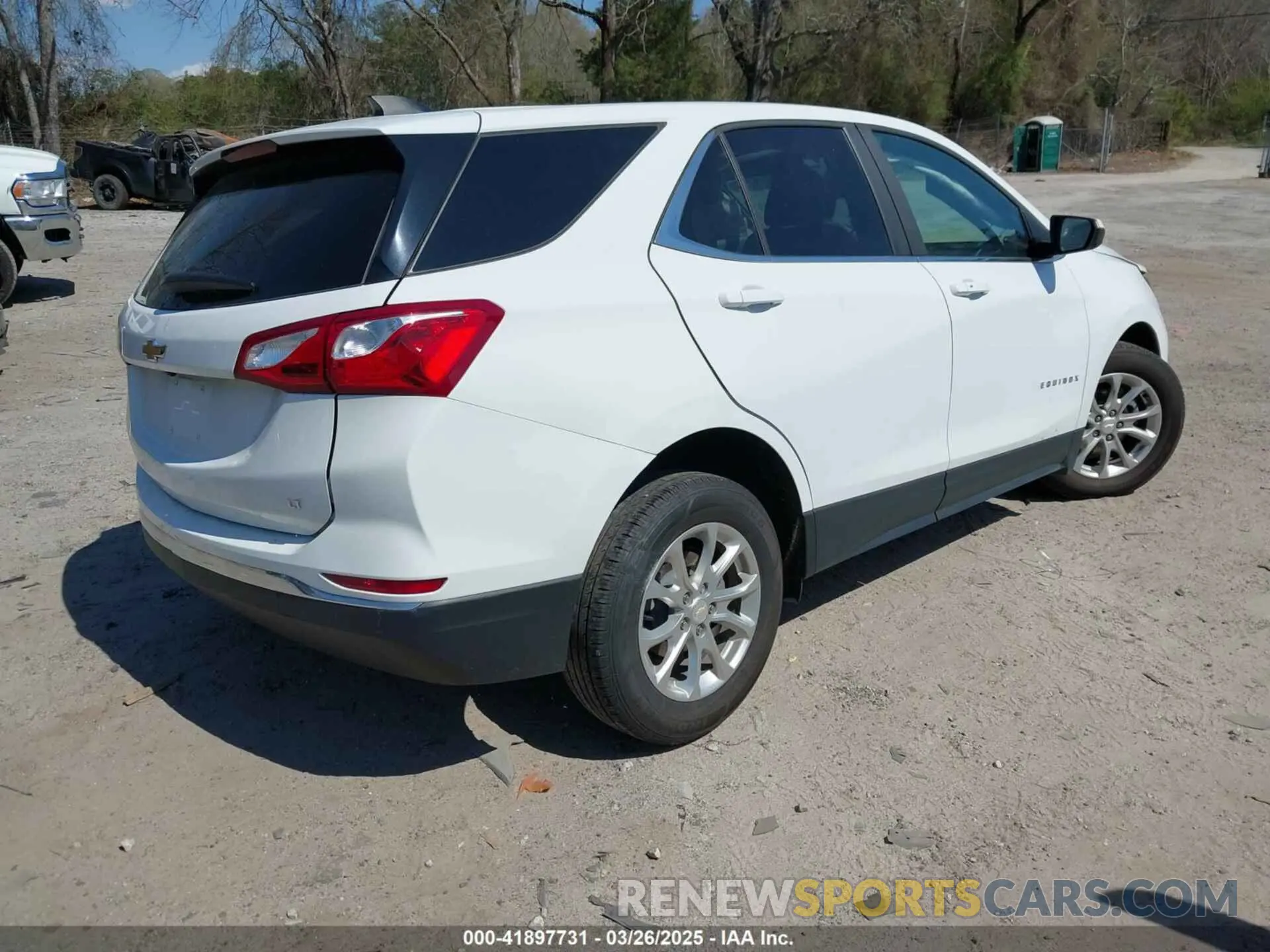 4 Photograph of a damaged car 2GNAXKEV1M6112164 CHEVROLET EQUINOX 2021