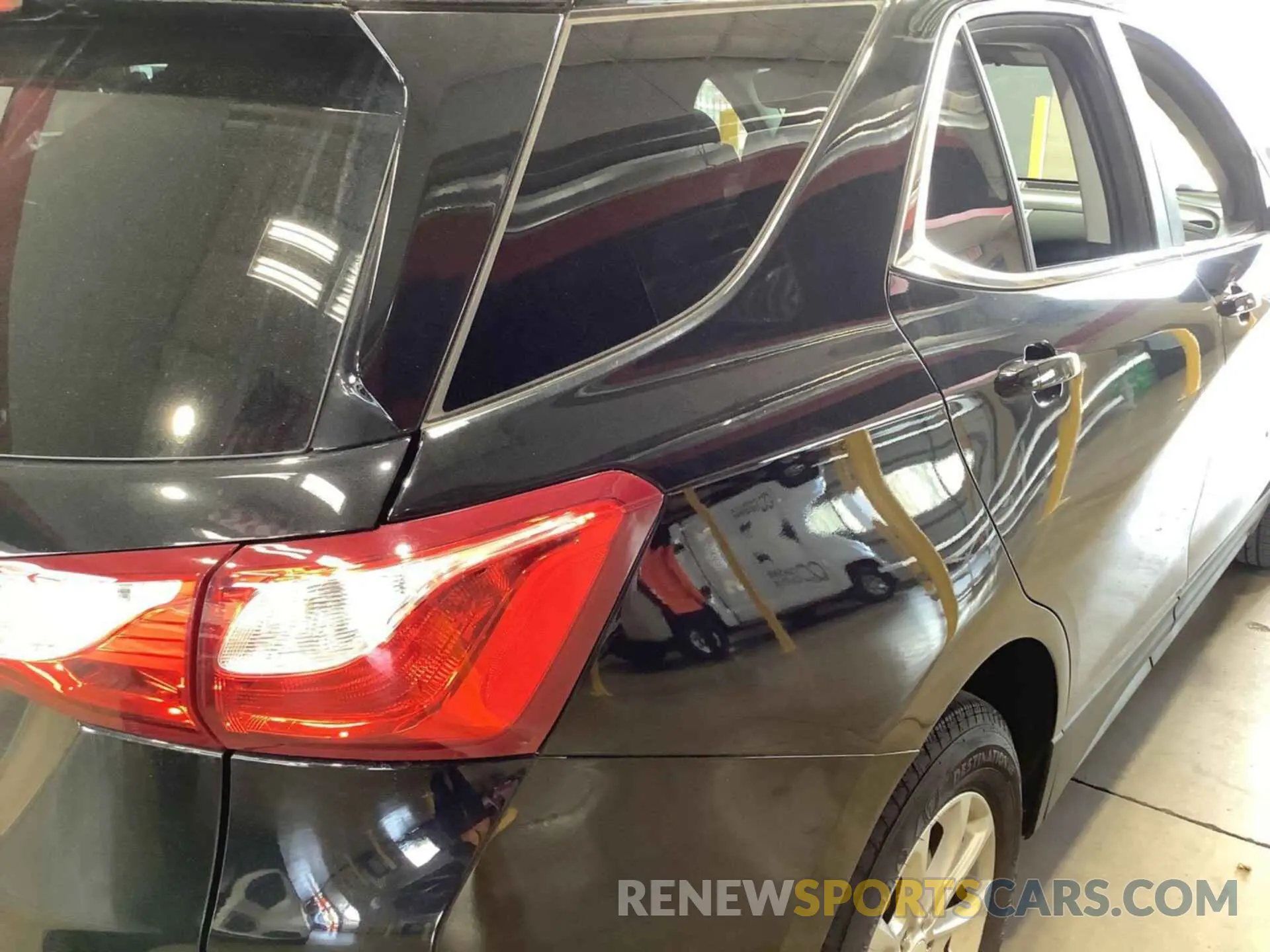 14 Photograph of a damaged car 2GNAXKEV1M6123908 CHEVROLET EQUINOX 2021