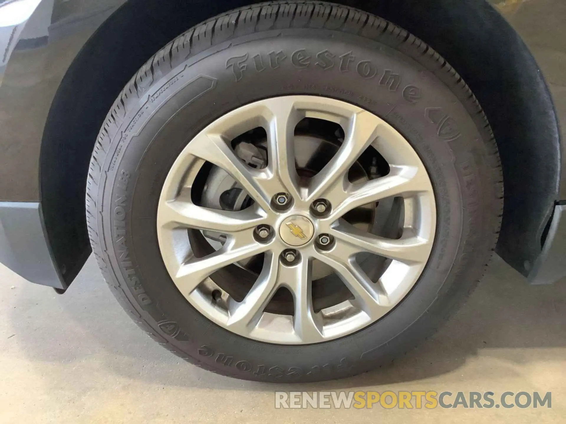 8 Photograph of a damaged car 2GNAXKEV1M6123908 CHEVROLET EQUINOX 2021