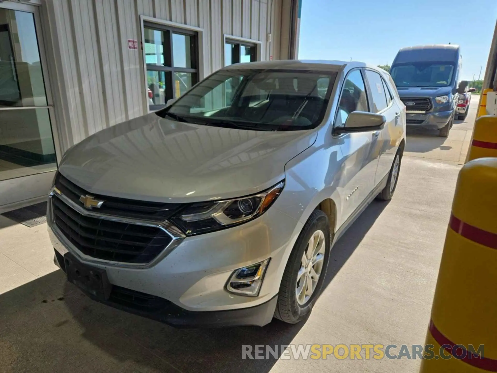 2 Photograph of a damaged car 2GNAXKEV1M6141390 CHEVROLET EQUINOX 2021