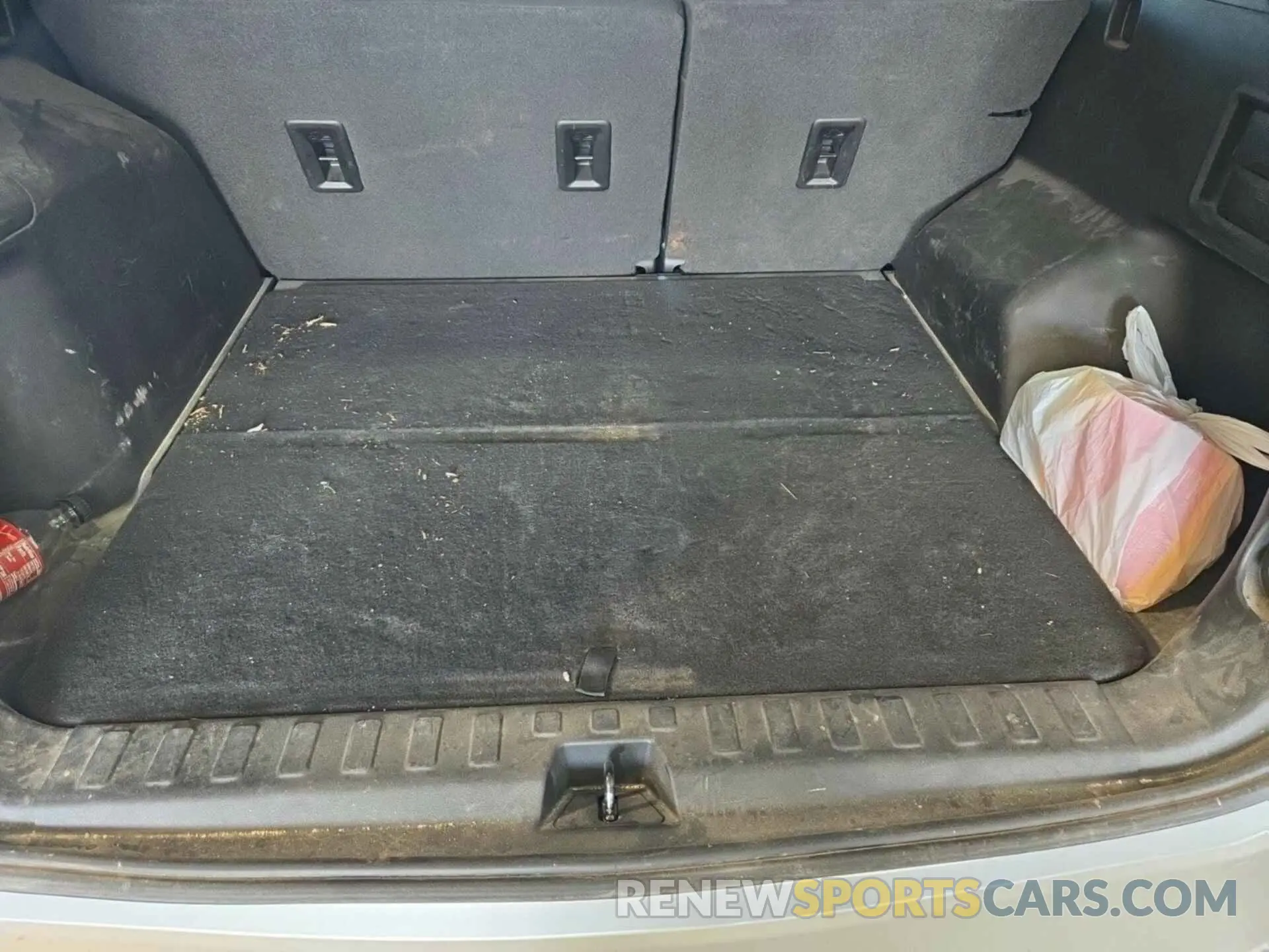 27 Photograph of a damaged car 2GNAXKEV1M6141390 CHEVROLET EQUINOX 2021
