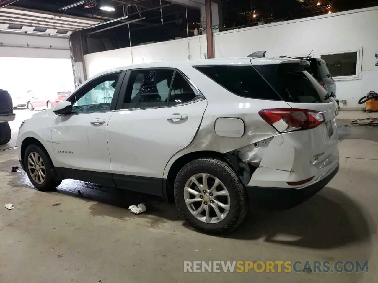 2 Photograph of a damaged car 2GNAXKEV2M6111086 CHEVROLET EQUINOX 2021