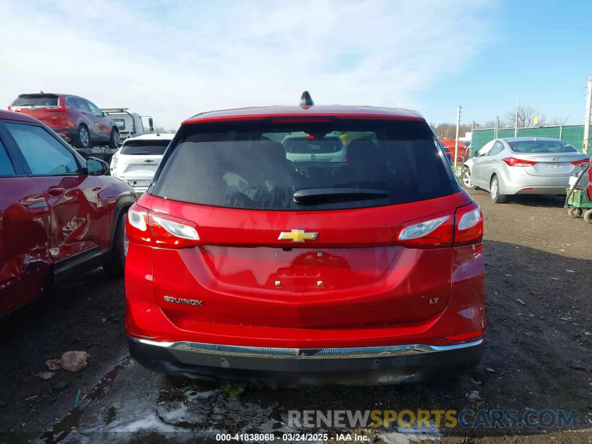 17 Photograph of a damaged car 2GNAXKEV2M6132472 CHEVROLET EQUINOX 2021