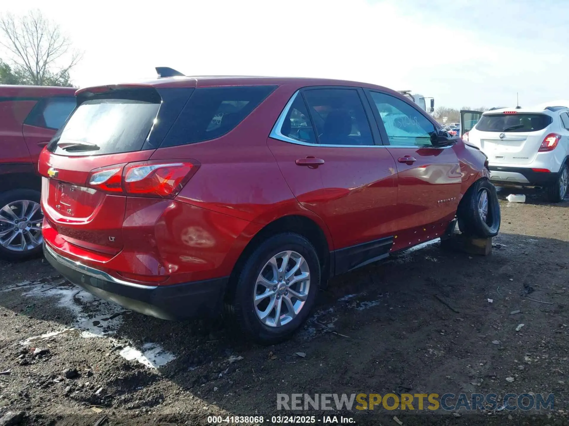 4 Photograph of a damaged car 2GNAXKEV2M6132472 CHEVROLET EQUINOX 2021