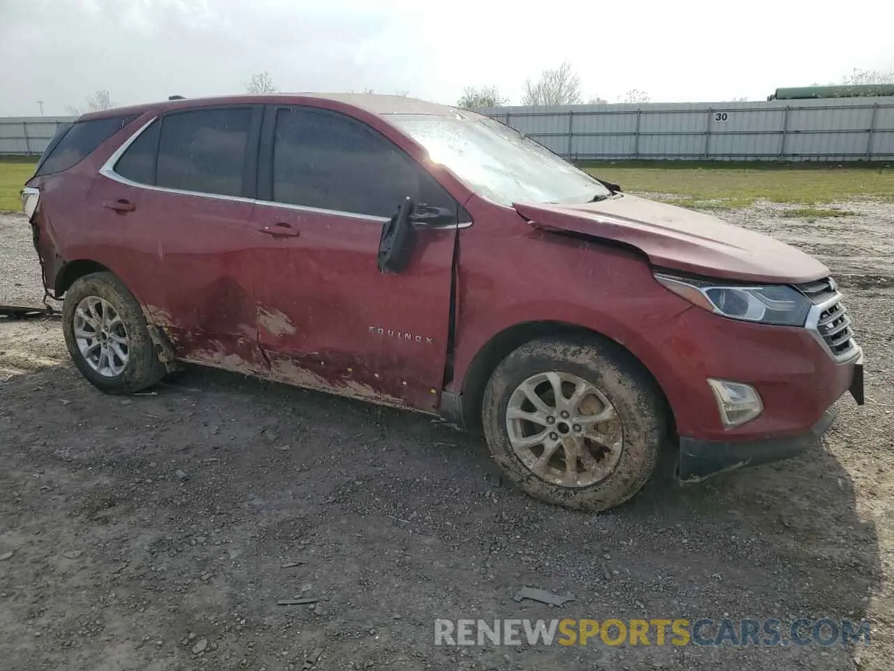 4 Photograph of a damaged car 2GNAXKEV2M6147151 CHEVROLET EQUINOX 2021