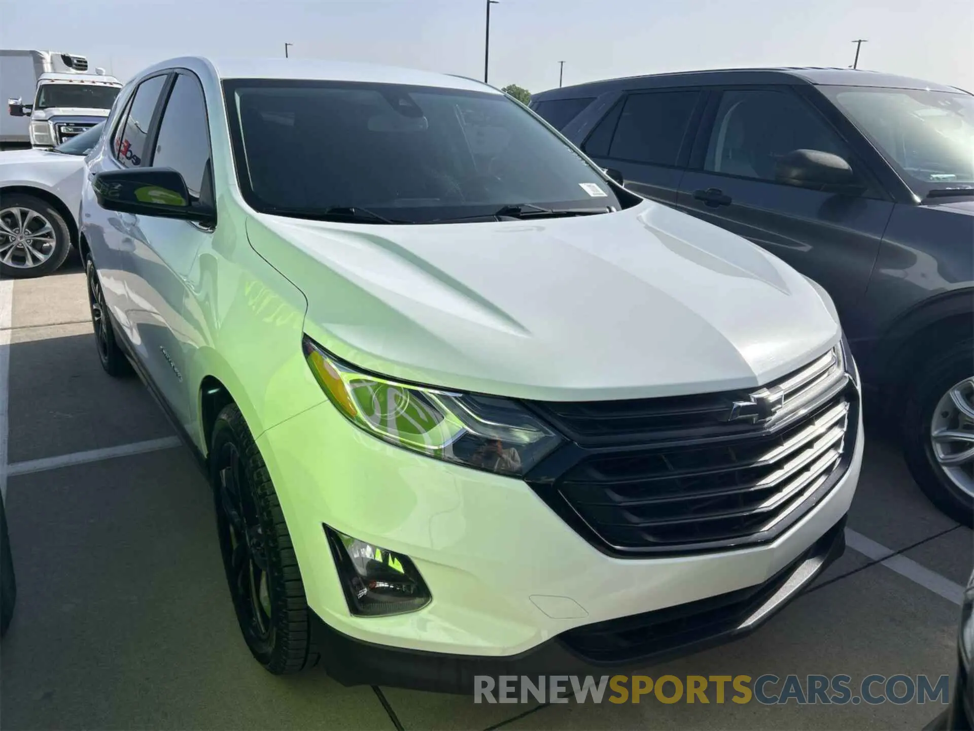 13 Photograph of a damaged car 2GNAXKEV3M6115146 CHEVROLET EQUINOX 2021