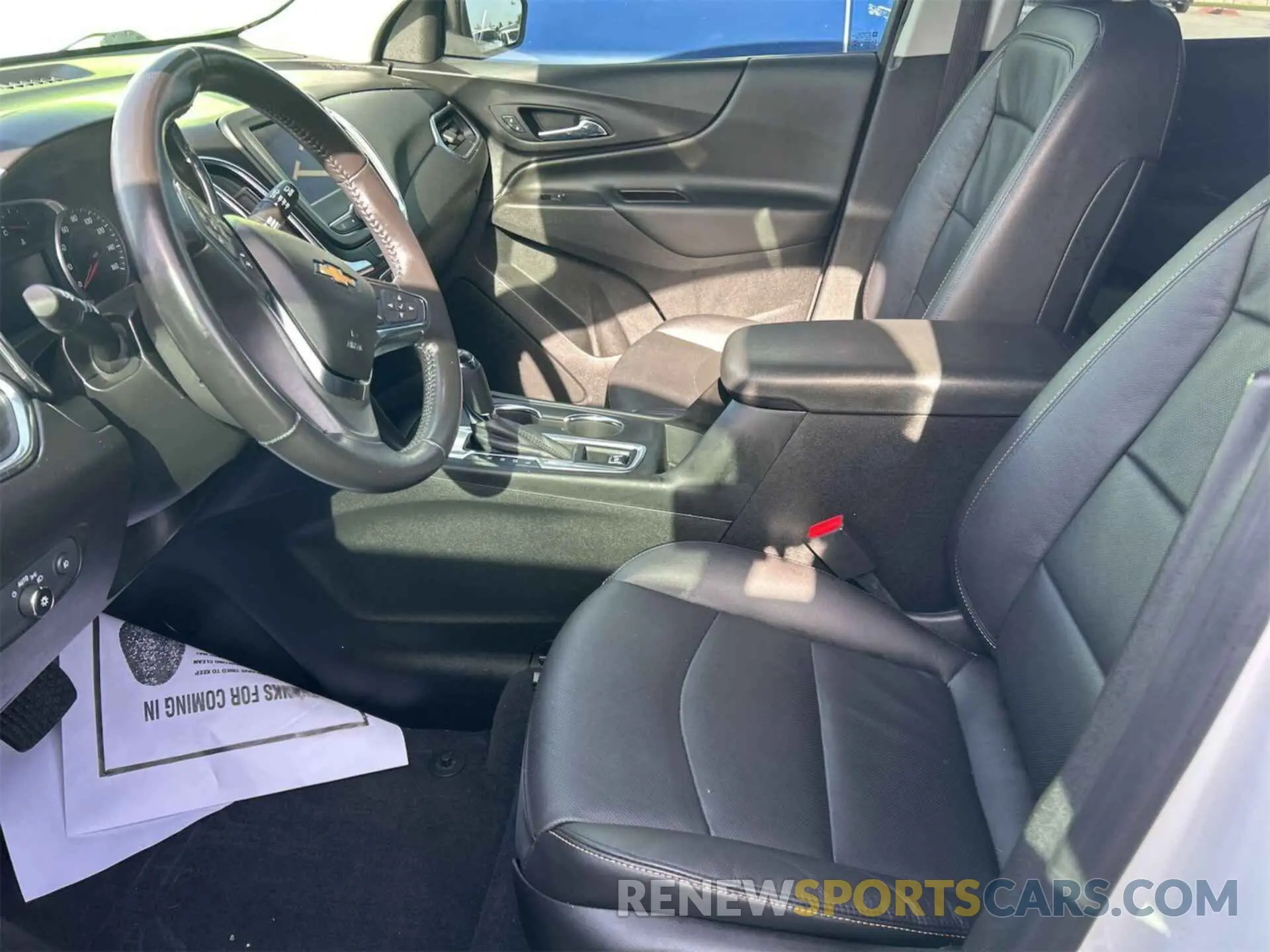 2 Photograph of a damaged car 2GNAXKEV3M6115146 CHEVROLET EQUINOX 2021