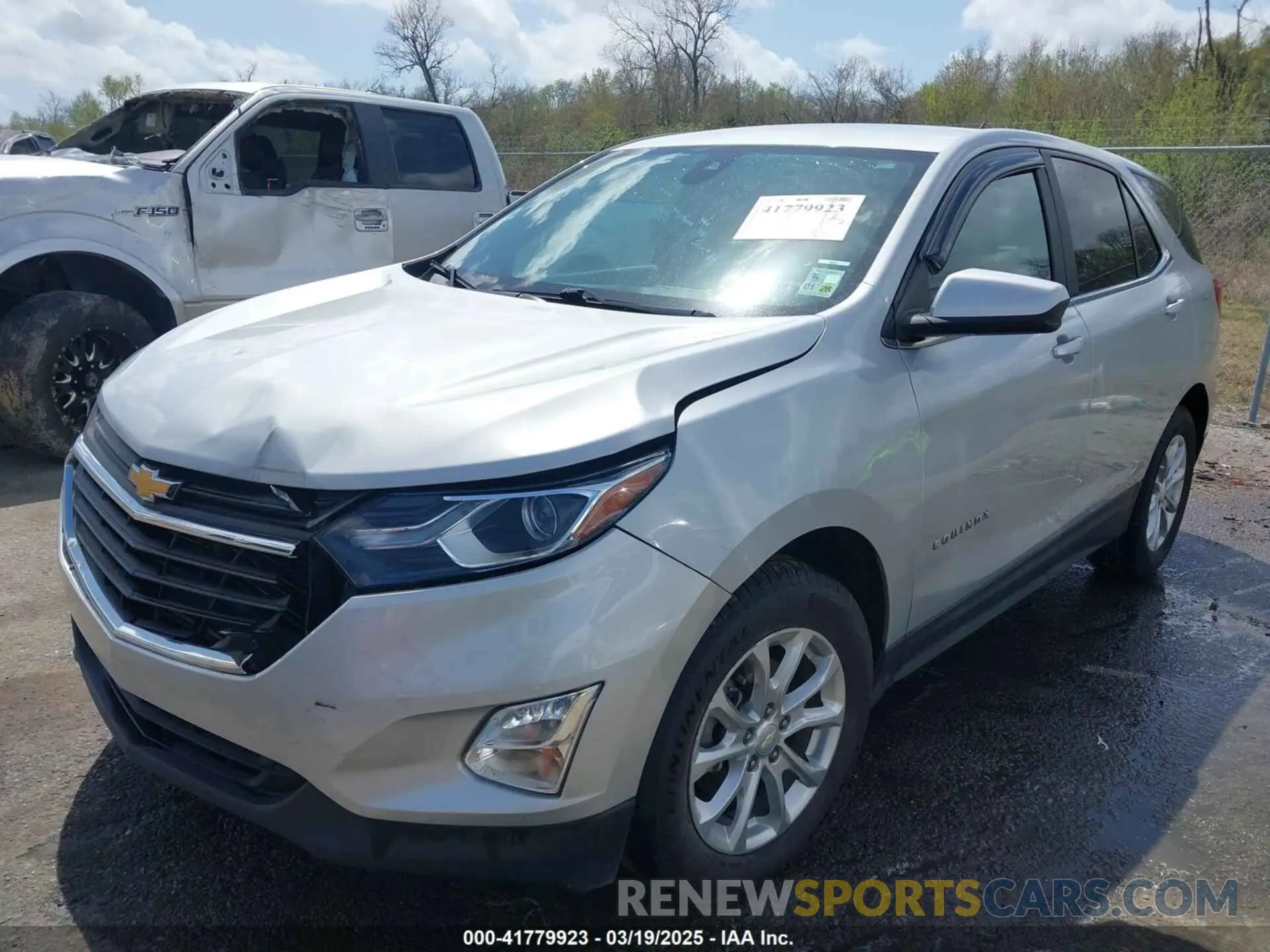 2 Photograph of a damaged car 2GNAXKEV3M6129404 CHEVROLET EQUINOX 2021