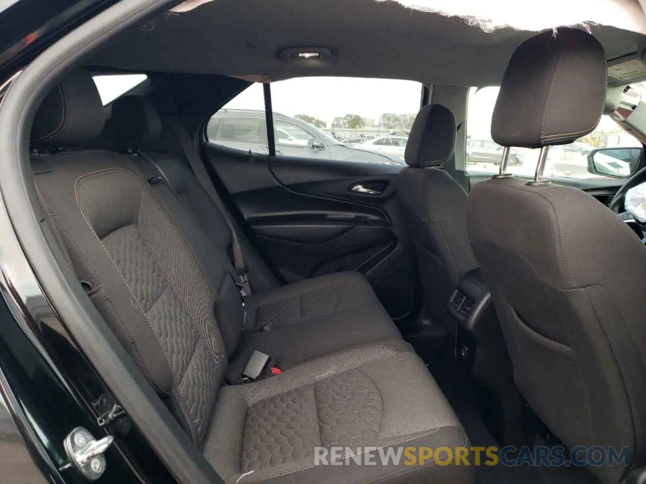 11 Photograph of a damaged car 2GNAXKEV3M6134697 CHEVROLET EQUINOX 2021