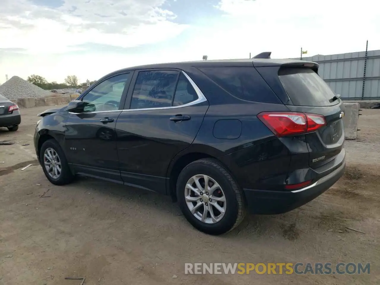 2 Photograph of a damaged car 2GNAXKEV3M6134697 CHEVROLET EQUINOX 2021