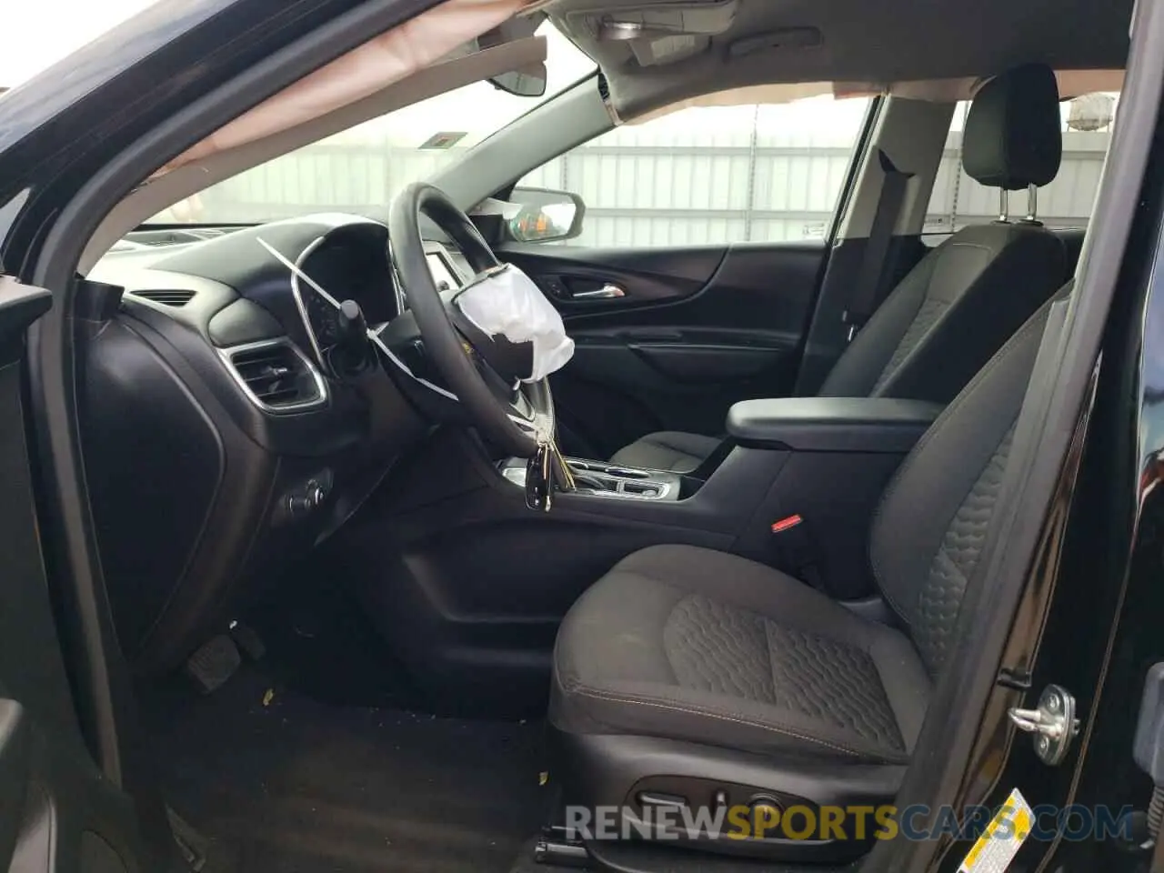 7 Photograph of a damaged car 2GNAXKEV3M6134697 CHEVROLET EQUINOX 2021