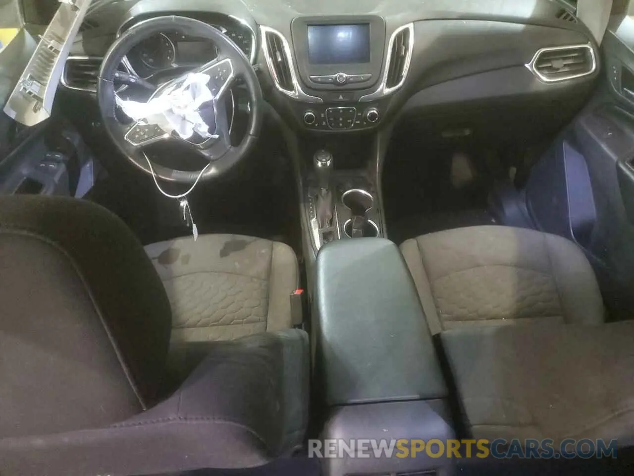 8 Photograph of a damaged car 2GNAXKEV3M6148938 CHEVROLET EQUINOX 2021
