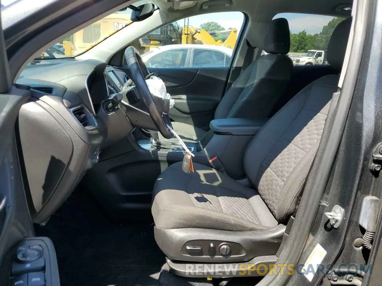 7 Photograph of a damaged car 2GNAXKEV4M6114894 CHEVROLET EQUINOX 2021