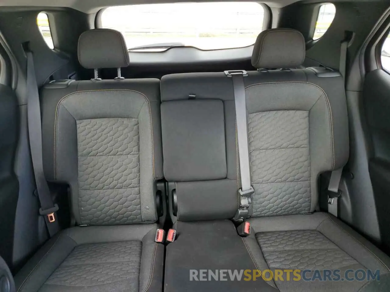 10 Photograph of a damaged car 2GNAXKEV4M6124678 CHEVROLET EQUINOX 2021