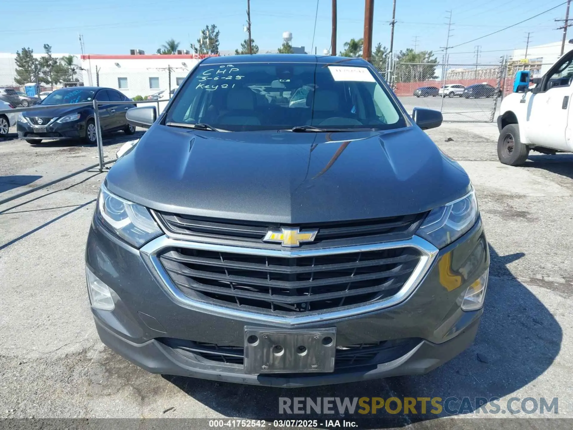 12 Photograph of a damaged car 2GNAXKEV4M6125300 CHEVROLET EQUINOX 2021