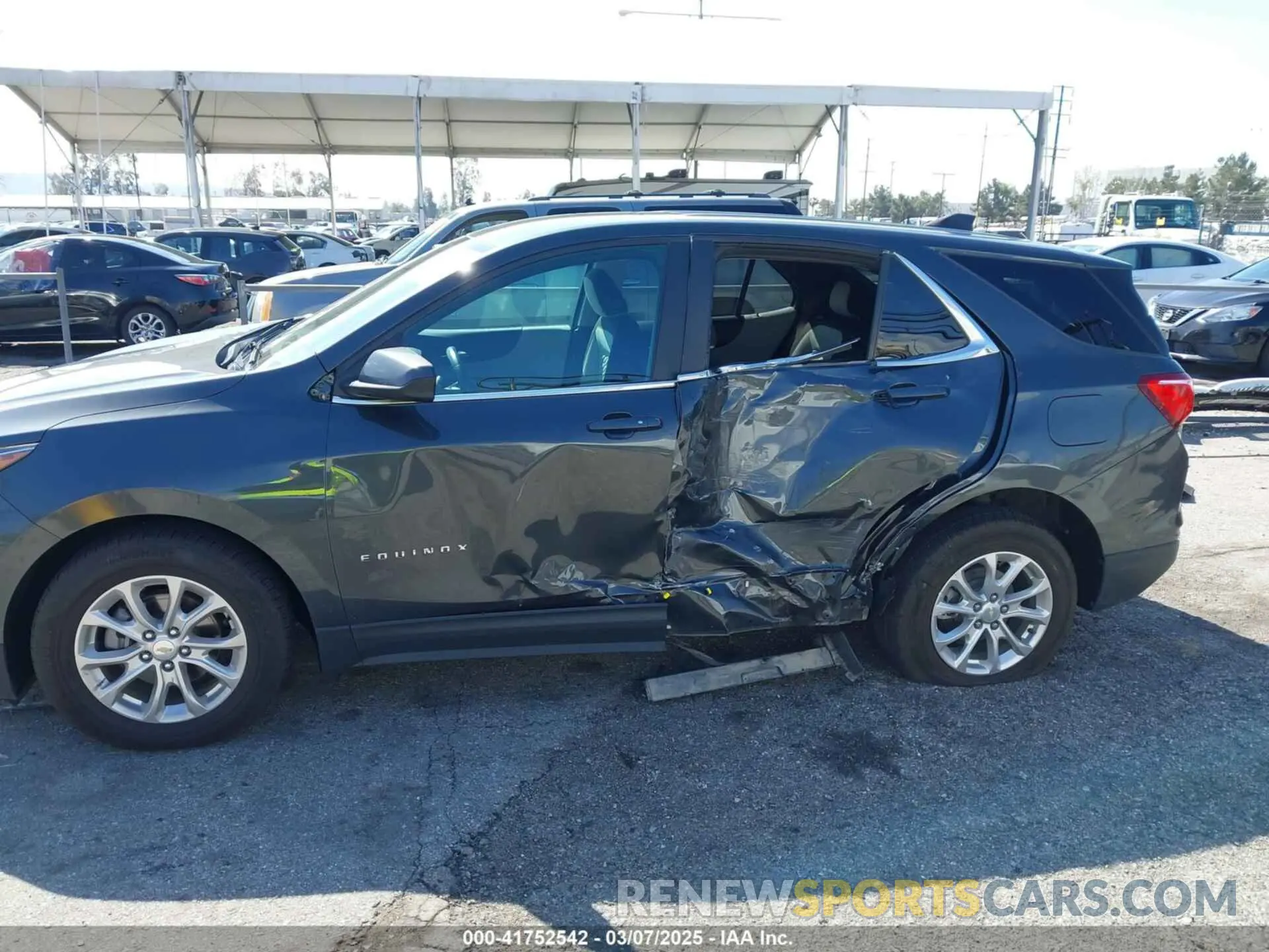 6 Photograph of a damaged car 2GNAXKEV4M6125300 CHEVROLET EQUINOX 2021