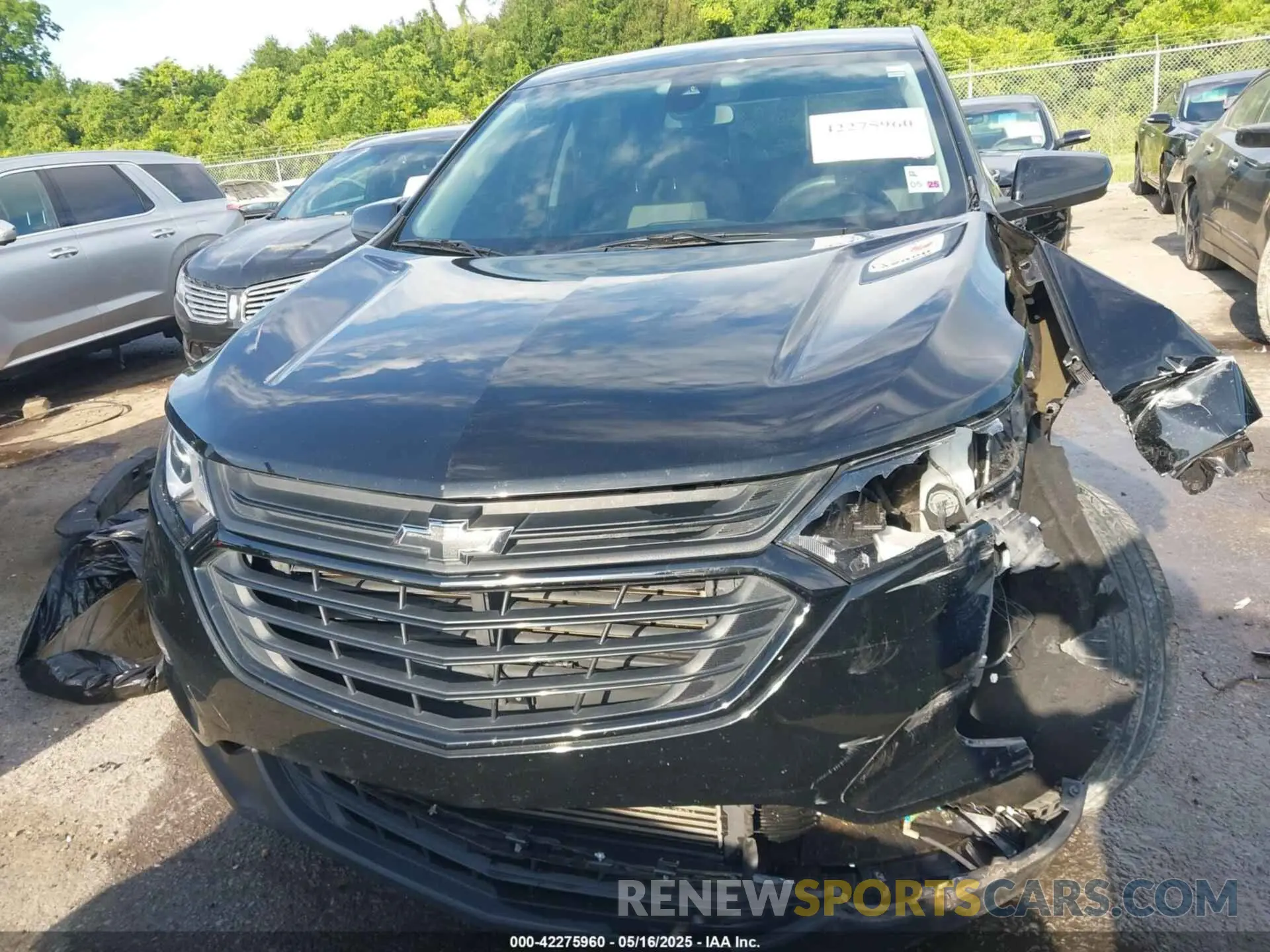 12 Photograph of a damaged car 2GNAXKEV4M6135387 CHEVROLET EQUINOX 2021