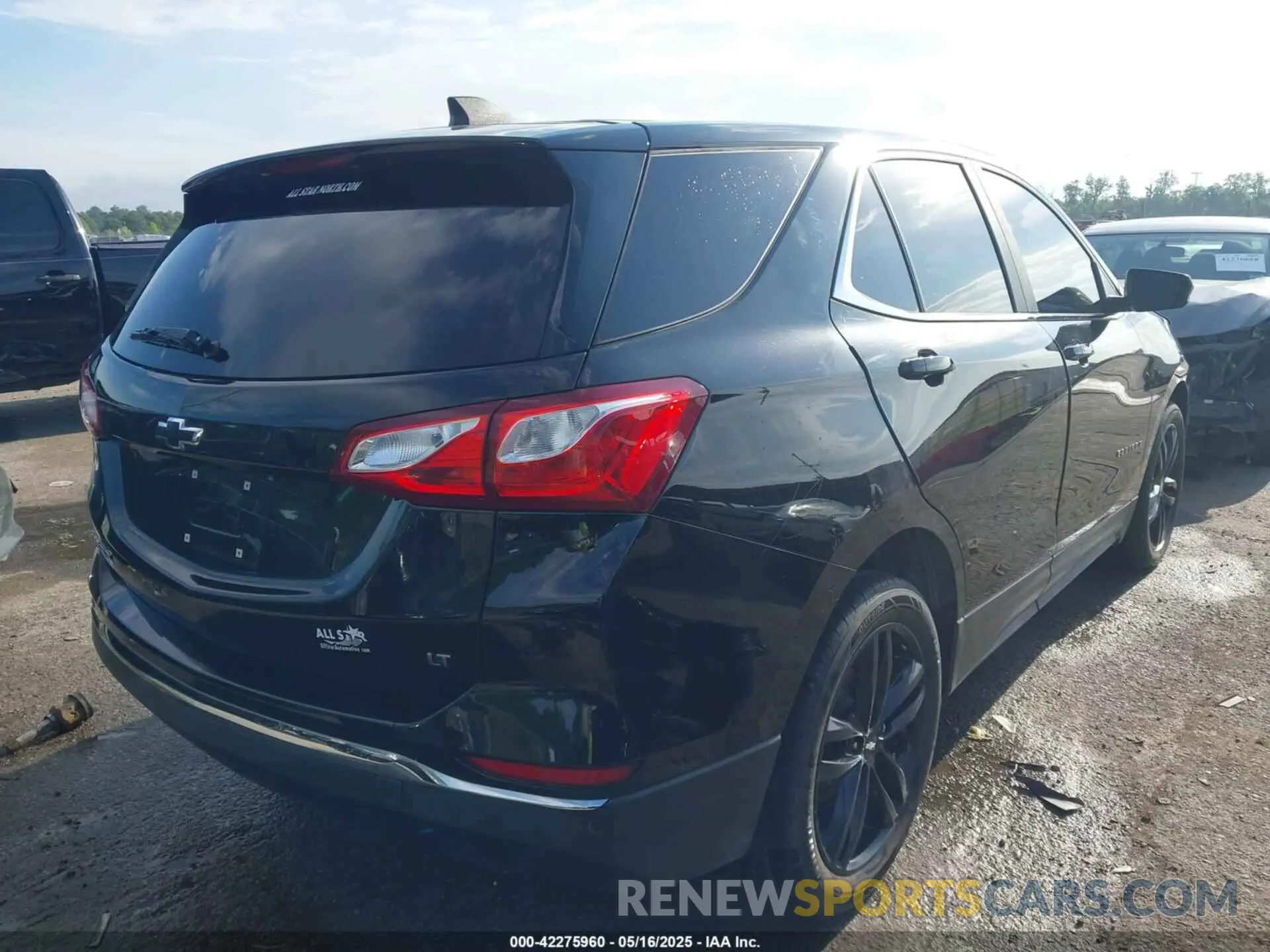4 Photograph of a damaged car 2GNAXKEV4M6135387 CHEVROLET EQUINOX 2021